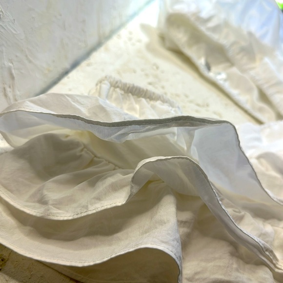 🕊️Ruffle Crop Top🕊️ - Picture 4 of 6